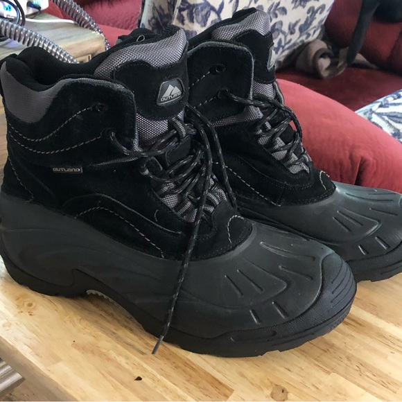 Outland Other - Men’s black winter snow boots. Outland size 12. Thinsulate